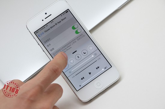 开发者版预览 苹果iPhone5装iOS 7真机图赏(5
